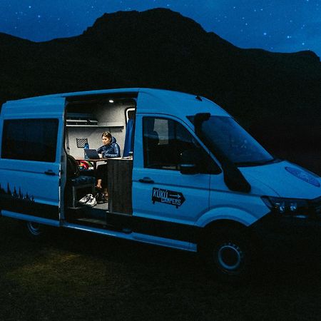 KúKú Campers - Campervans Keflavík Exterior foto
