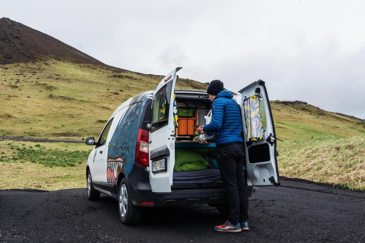 KúKú Campers - Campervans Keflavík Exterior foto