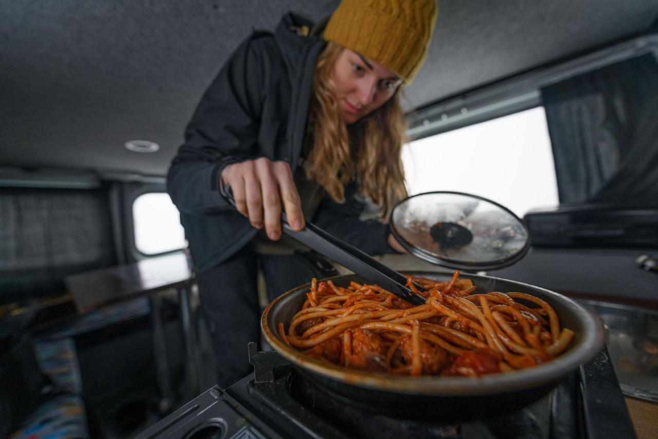 KúKú Campers - Campervans Keflavík Exterior foto