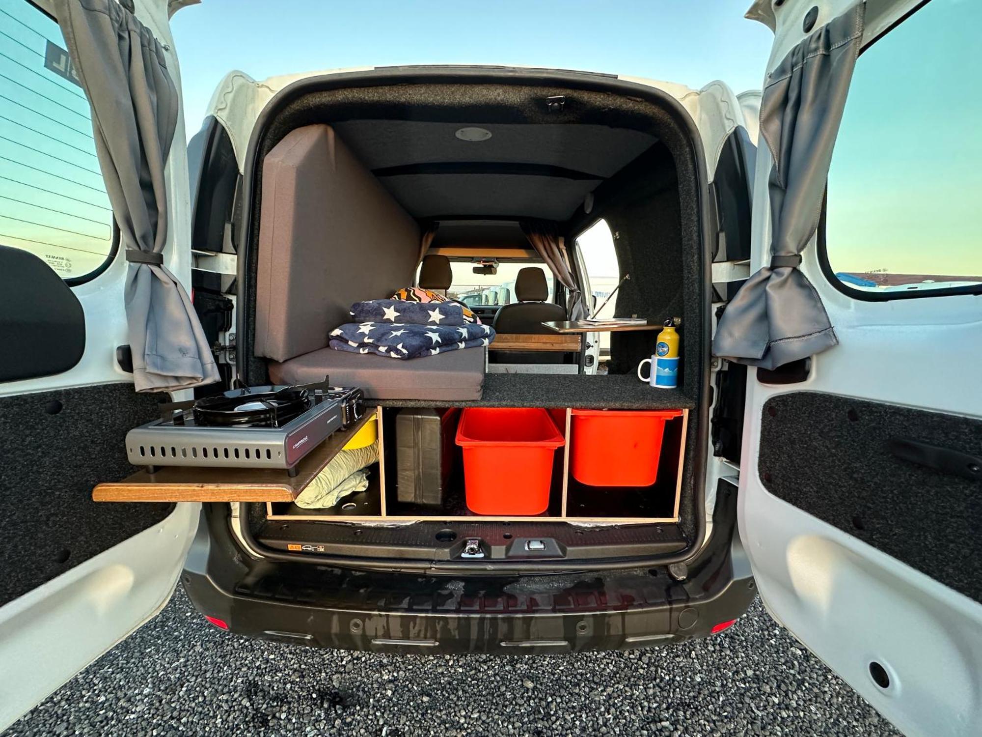 KúKú Campers - Campervans Keflavík Exterior foto