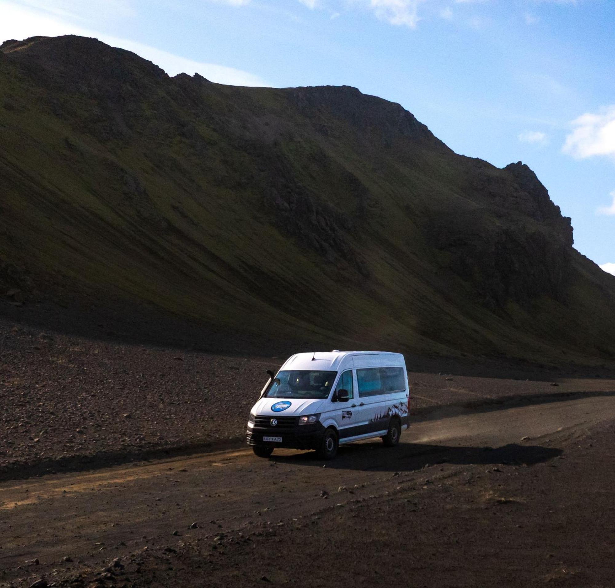 KúKú Campers - Campervans Keflavík Exterior foto